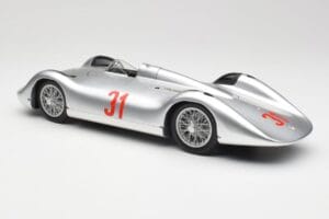 Auto Union Typ C Stromlinie #31 B. Rosemeyer 1937 Prata Revell 1:18 08436 Metal - imagem 7 de 8