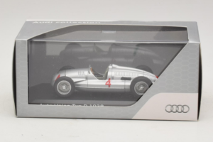 Auto Union Typ D #4 Prata Minichamps 1:43 5030900703 Metal - imagem 4 de 4