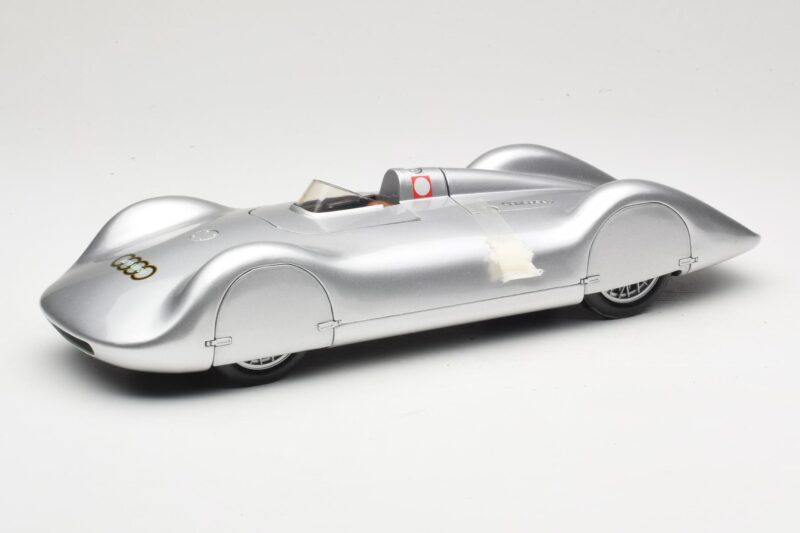 Auto Union Type C Streamliner #72 B. Rosemeyer World Record 1937 Revell 1:18 08420 Metal