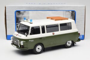 Barkas B1000 Polícia Popular MCG 1:18 MCG18009 Metal - imagem 6 de 6