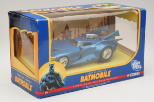 Batmobile DC Comics Corgi 1:24 77511 Metal - imagem 2 de 3