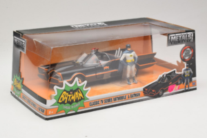Batmobile Com Figura Batman Metals Diecast 1:24 98259 Metal - imagem 2 de 3