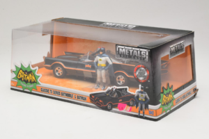 Batmobile Com Figura Batman Metals Diecast 1:24 98259 Metal - imagem 3 de 3