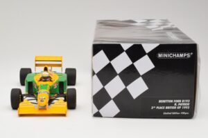 Benetton Ford B193B #5 R. Patrese 3rd Place British GP 1993 Minichamps 1:18 110930906 Metal - imagem 6 de 6