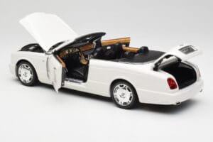 Bentley Azure Glacier White Minichamps 1:18 100139502 Metal - imagem 5 de 8