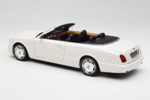 Bentley Azure Glacier White Minichamps 1:18 100139502 Metal - imagem 7 de 8