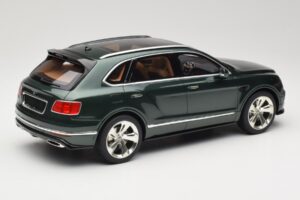 Bentley Bentayga Styling Pack Verde GT Spirit 1:18 GT133 Resina - imagem 2 de 6