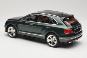 Bentley Bentayga Styling Pack Verde GT Spirit 1:18 GT133 Resina - imagem 5 de 6