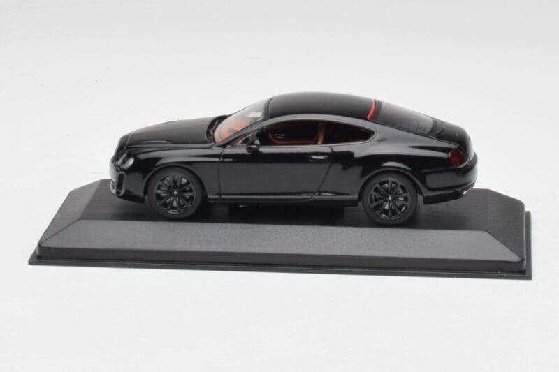 Bentley Continental GT Preto Com Jantes Pretas Minichamps 1:43 BENTLEY002 Metal