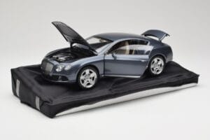 Bentley Continental GT Grey Metallic Minichamps 1:18 100139920 Metal - imagem 2 de 8