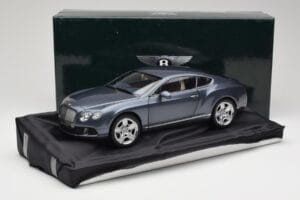 Bentley Continental GT Grey Metallic Minichamps 1:18 100139920 Metal - imagem 8 de 8