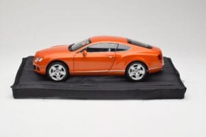 Bentley Continental GT Orange Metallic Minichamps 1:18 100139921 Metal - imagem 4 de 8