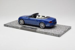 Bentley Continental GT Speed Cabriolet Azul Minichamps 1:18 107139331 Metal - imagem 5 de 6