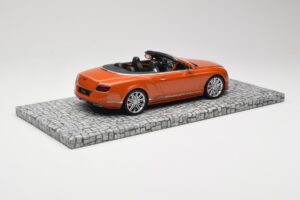 Bentley Continental GT Speed Cabriolet Orange Metallic Minichamps 1:18 107139430 Metal - imagem 2 de 6