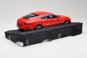 Bentley Continental GT St. James Red Minichamps 1:18 100139922 Metal - imagem 3 de 8