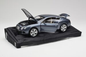 Bentley Continental GT Thunder Cinzento Minichamps 1:18 BL835 - imagem 2 de 8