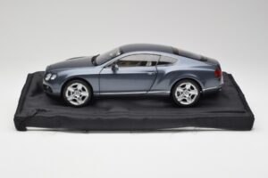 Bentley Continental GT Thunder Cinzento Minichamps 1:18 BL835 - imagem 4 de 8