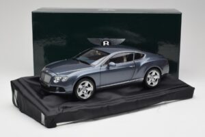 Bentley Continental GT Thunder Cinzento Minichamps 1:18 BL835 - imagem 8 de 8