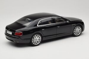 Bentley Flying Spur W12 Diamond Black Kyosho 1:18 08891DBK Metal - imagem 3 de 8