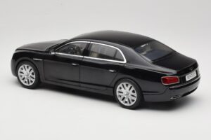 Bentley Flying Spur W12 Onyx Black Kyosho 1:18 08891NX Metal - imagem 7 de 8