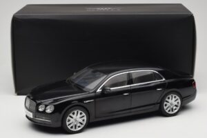 Bentley Flying Spur W12 Onyx Black Kyosho 1:18 08891NX Metal - imagem 8 de 8