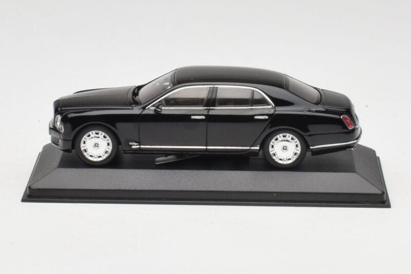 Bentley Mulsanne Preto Minichamps 1:43 436139900 Metal