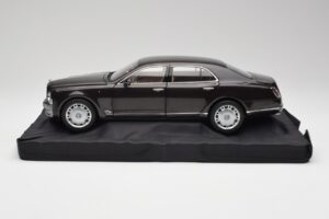 Bentley Mulsanne Burnt Oak Minichamps 1:18 100139905 Metal - imagem 4 de 8