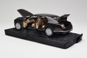 Bentley Mulsanne Burnt Oak Minichamps 1:18 100139905 Metal - imagem 5 de 8