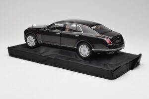 Bentley Mulsanne Burnt Oak Minichamps 1:18 100139905 Metal - imagem 7 de 8