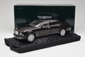 Bentley Mulsanne Burnt Oak Minichamps 1:18 100139905 Metal - imagem 8 de 8