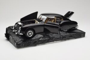 Bentley R-Type Continental Black Metallic Minichamps 1:18 100139420 Metal - imagem 2 de 8
