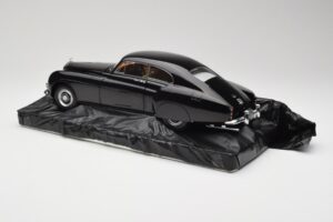 Bentley R-Type Continental Black Metallic Minichamps 1:18 100139420 Metal - imagem 7 de 8