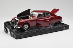 Bentley R-Type Continental Tudor Vermelho Minichamps 1:18 100139421 Metal - imagem 2 de 8