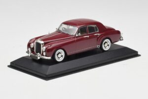 Bentley S1 Continental Flying Spur Creme Minichamps 1:43 436139551 Metal - imagem 2 de 4