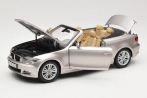 BMW 1 Series E88 Cabriolet Mineral Silver Metallic Kyosho 1:18 80430427020 Metal - imagem 2 de 8