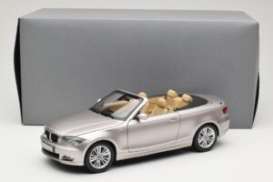 BMW 1 Series E88 Cabriolet Mineral Silver Metallic Kyosho 1:18 80430427020 Metal - imagem 8 de 8