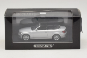 BMW 1-Series E88 Cabriolet Titan Silver Minichamps 1:43 80420427037-R1 Metal - imagem 5 de 5