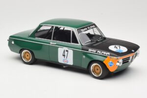 BMW 1600-2 BMW Alpina #47 P. Meyer Internationales ADAC Eifelrennen Nurburgring 1971 Minichamps 1:18 155712647 Metal - imagem 4 de 6
