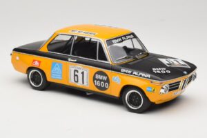 BMW 1600-2 BMW Alpina #61 R. Herzog / N. Lauda DNF 6 Hours Nurburgring 1970 Minichamps 1:18 155702661 Metal - imagem 4 de 6