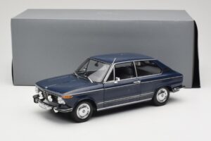 BMW 1600 Touring Azul Minichamps 1:18 80430145823 Metal - imagem 8 de 8