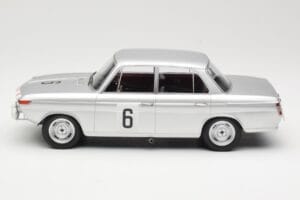 BMW 1800 TiSA #6 J. Munaron / K. Eppelein 24 Hours of Spa 1965 Minichamps 1:18 155652906 Metal - imagem 3 de 6