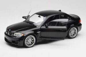 BMW 1M Coupe E82 Black Metallic Minichamps 1:18 110020021 Metal - imagem 2 de 8