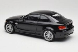 BMW 1M Coupe E82 Black Metallic Minichamps 1:18 110020021 Metal - imagem 7 de 8