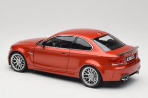 BMW 1M Coupe E82 Sakhir Orange Metallic Minichamps 1:18 110020020 Metal - imagem 7 de 8