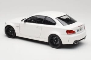 BMW 1M Coupe E82 Branco Minichamps 1:18 110020022 Metal - imagem 7 de 8
