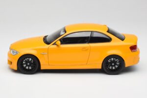 BMW 1M Coupe E82 Amarelo Minichamps 1:18 110020026 Metal - imagem 4 de 8