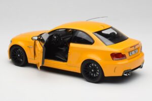 BMW 1M Coupe E82 Amarelo Minichamps 1:18 110020026 Metal - imagem 5 de 8