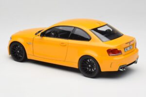BMW 1M Coupe E82 Amarelo Minichamps 1:18 110020026 Metal - imagem 7 de 8