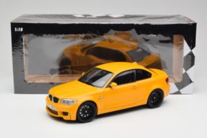 BMW 1M Coupe E82 Amarelo Minichamps 1:18 110020026 Metal - imagem 8 de 8