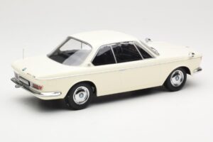 BMW 2000 CS Coupe Creme KK-Scale 1:18 KKDC180121 Metal - imagem 2 de 6